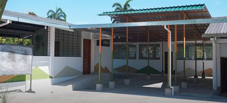 Fortaleciendo la educación en poblados vecinos