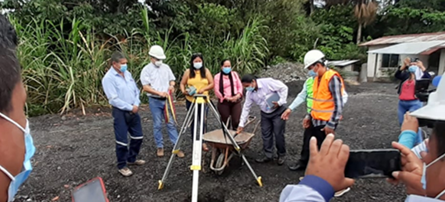Obras de saneamiento para la comunidad de Chuskuyaku
